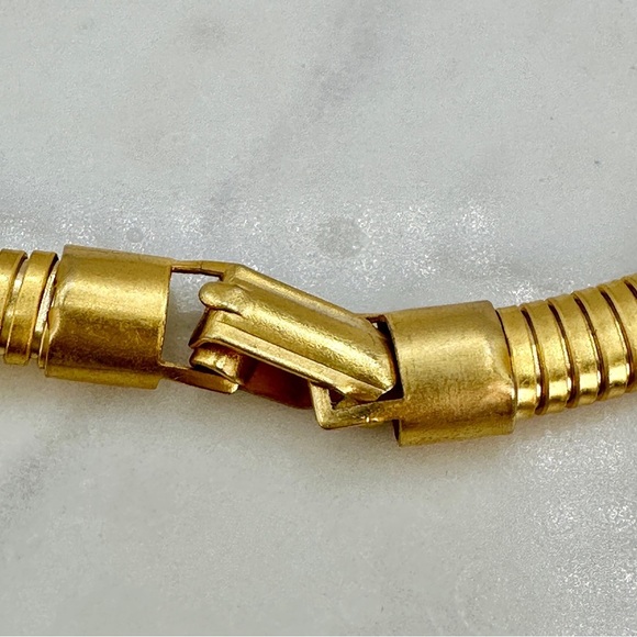Vintage Sculptural Omega Choker Necklace Matte Gold Tone Slinky 80s Scuptural - Picture 6 of 11